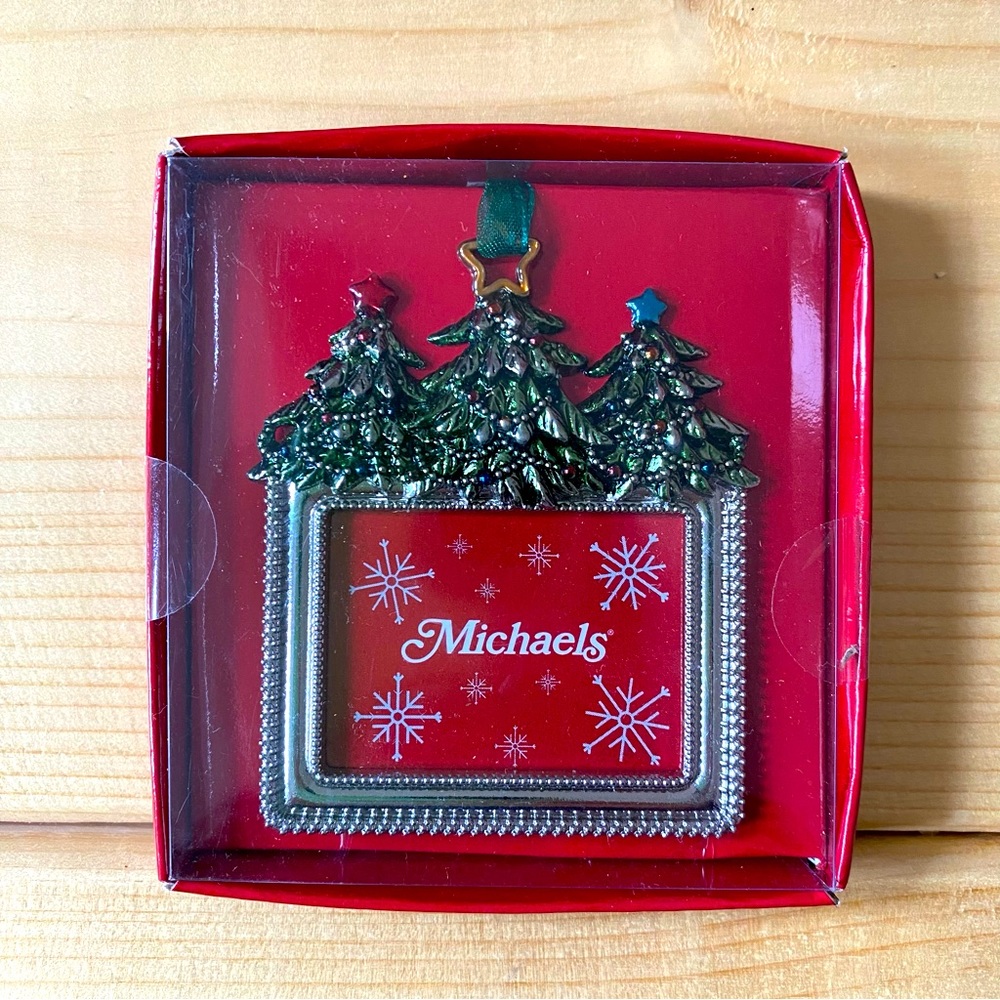 Michael’s brand Christmas / Holiday photo ornament 🎄
